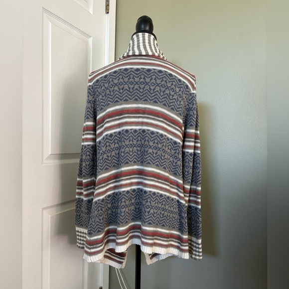 Aventura navy, grey, red, white cardigan sweater w striped pattern. Size large - Picture 4 of 6